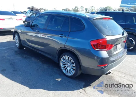 2015 BMW X1 Sdrive28I z USA, uszkodzony, nr VIN WBAVM1C54FV317313